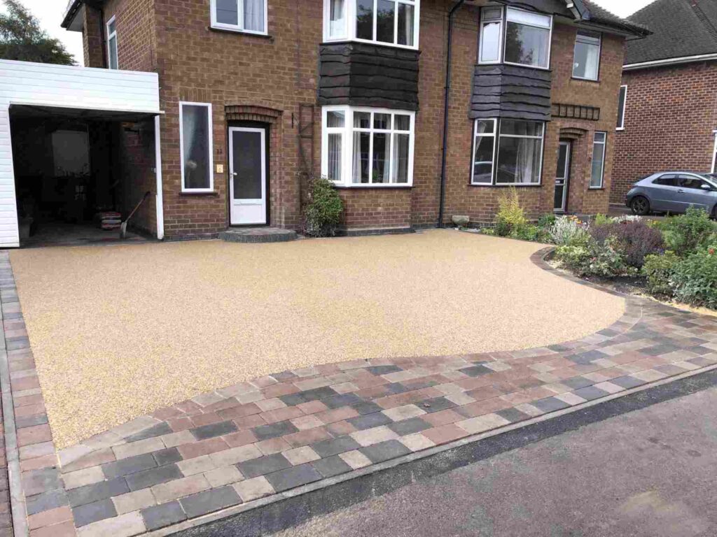 Custom resin driveways Port Talbot with modern resin-bound finish